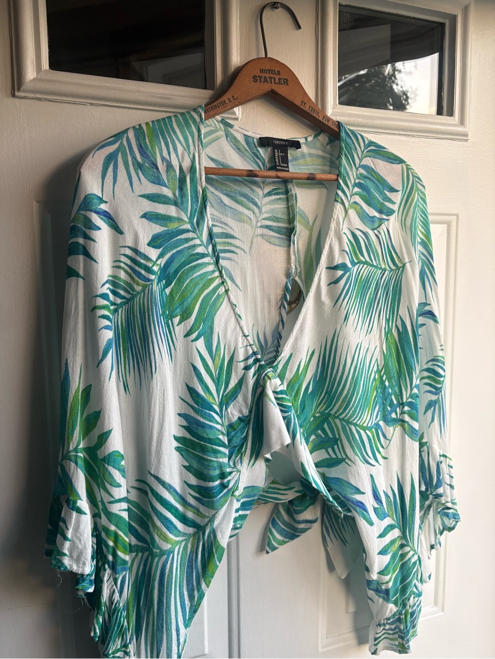 Forever 21 Women’s S 100% Rayon Flowy Tropical Leaf Cinched Waist Tie-Back Top